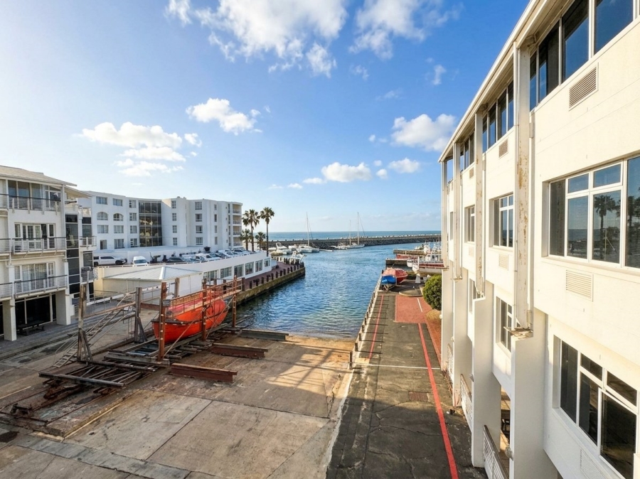 To Let Commercial Property for Rent in Mouille Point Western Cape